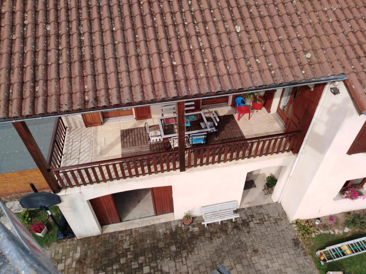 Chambres Des Arrys Bas-en-Basset 外观 照片