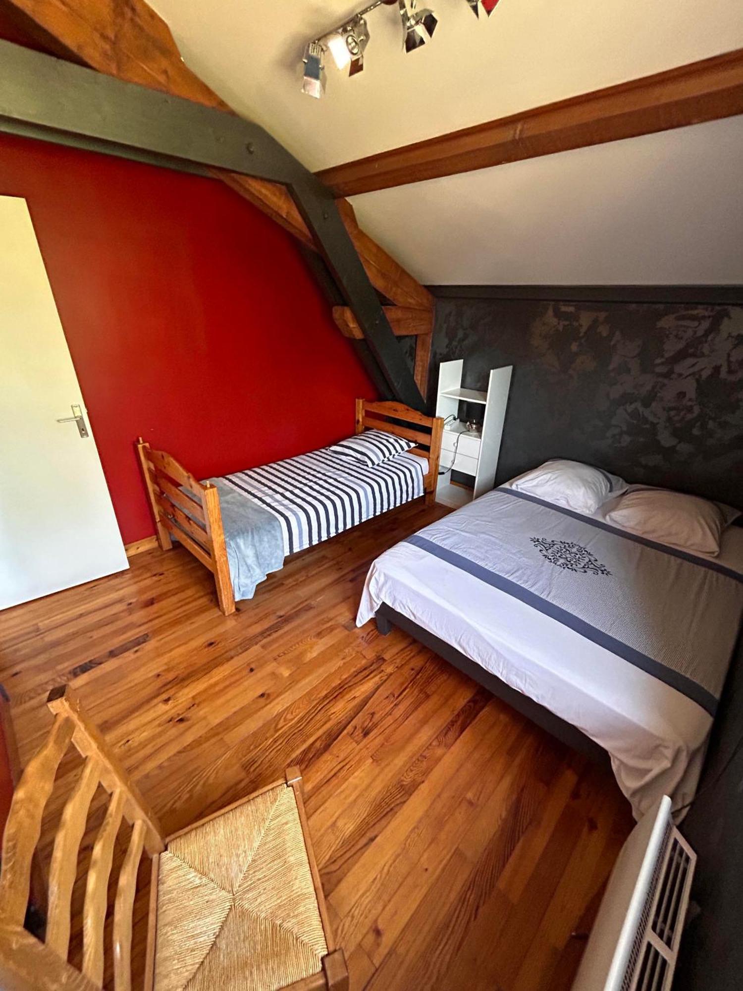 Chambres Des Arrys Bas-en-Basset 外观 照片