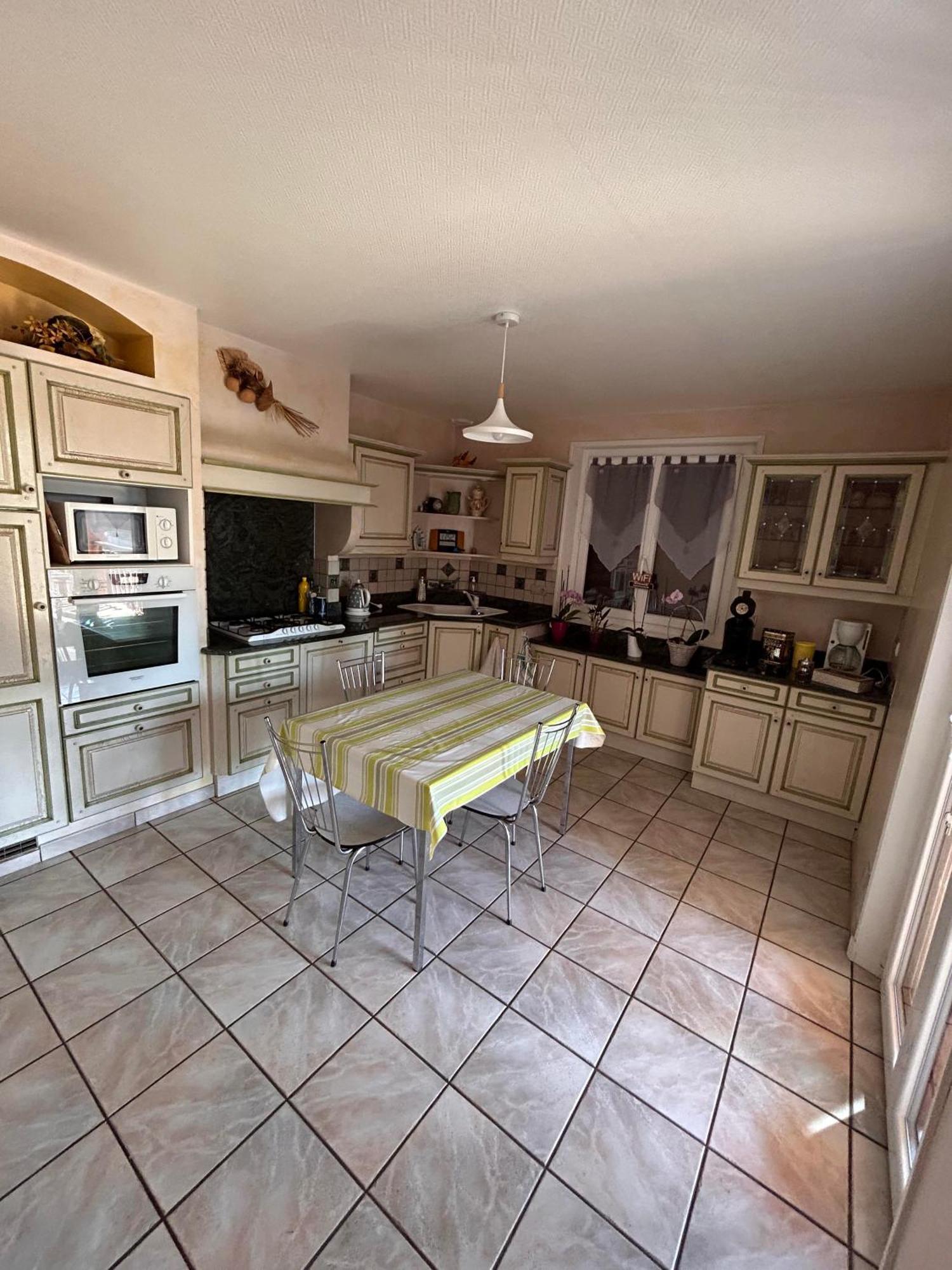 Chambres Des Arrys Bas-en-Basset 外观 照片